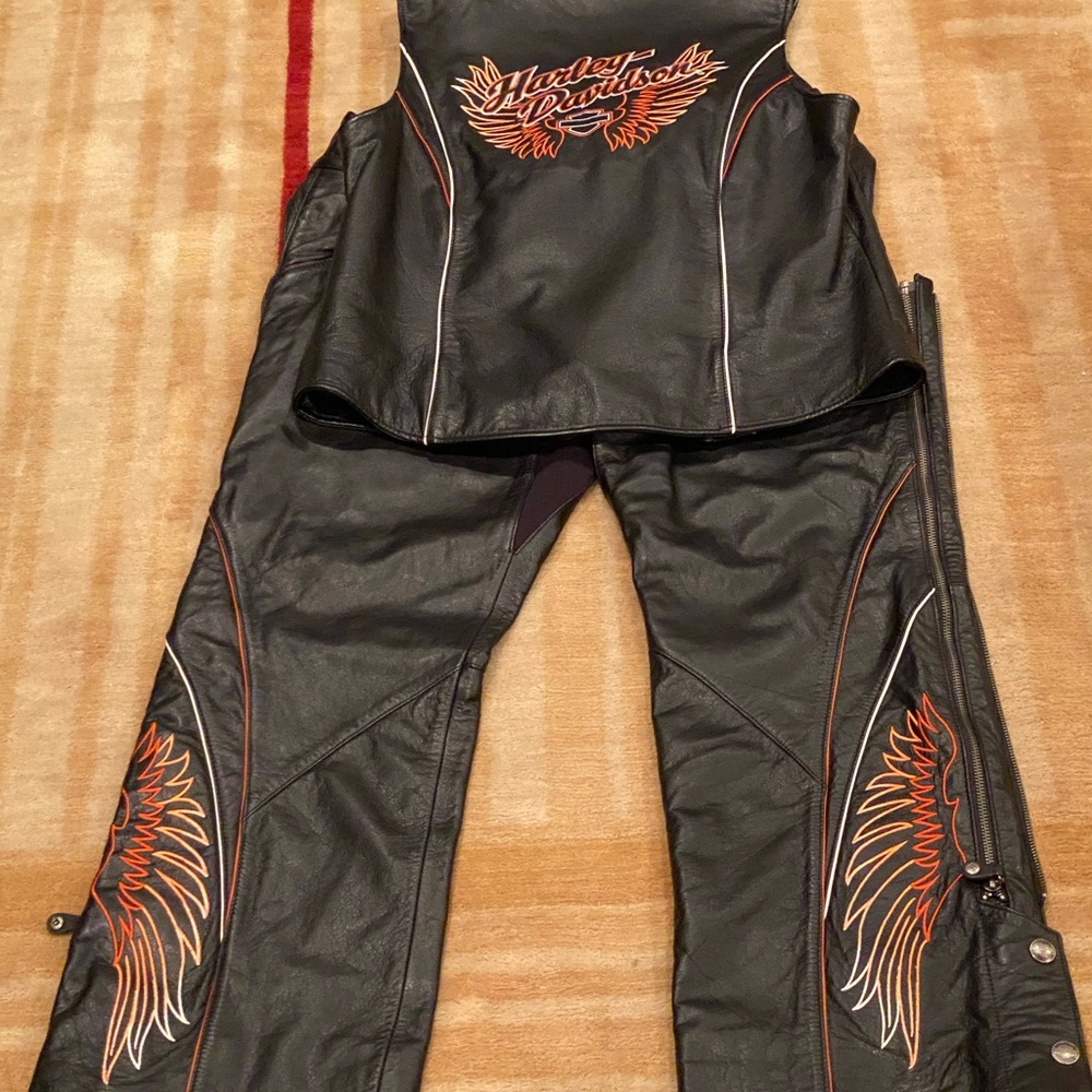 Women Harley Davidson Leather Chaps Size XL and Vest Size Large Set